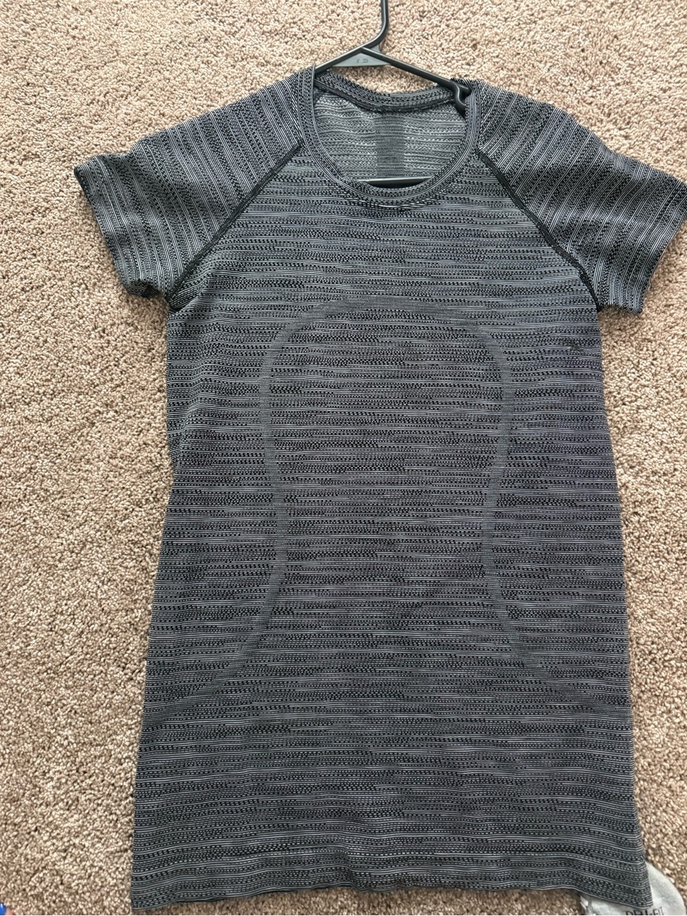 Swiftly Tech Short-Sleeve Shirt 2.0 hip length size 8